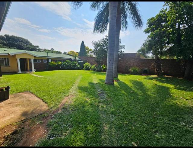 5 BEDROOM HOUSE FOR SALE IN SINOVILLE